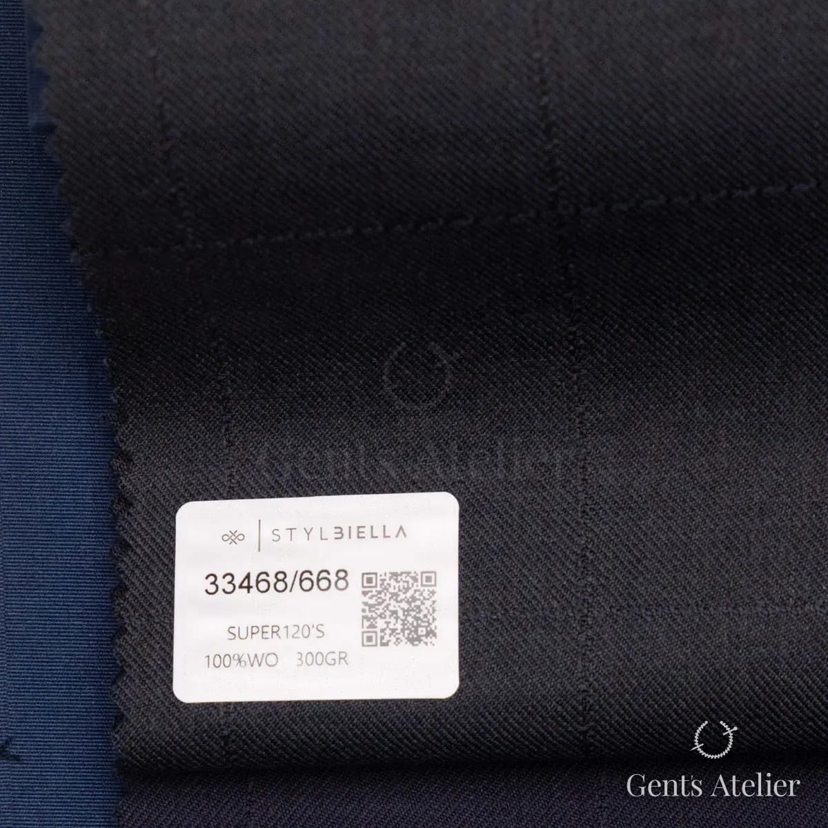 Образец ткани Stylbiella 33468/668 с этикеткой, тёмно-синий