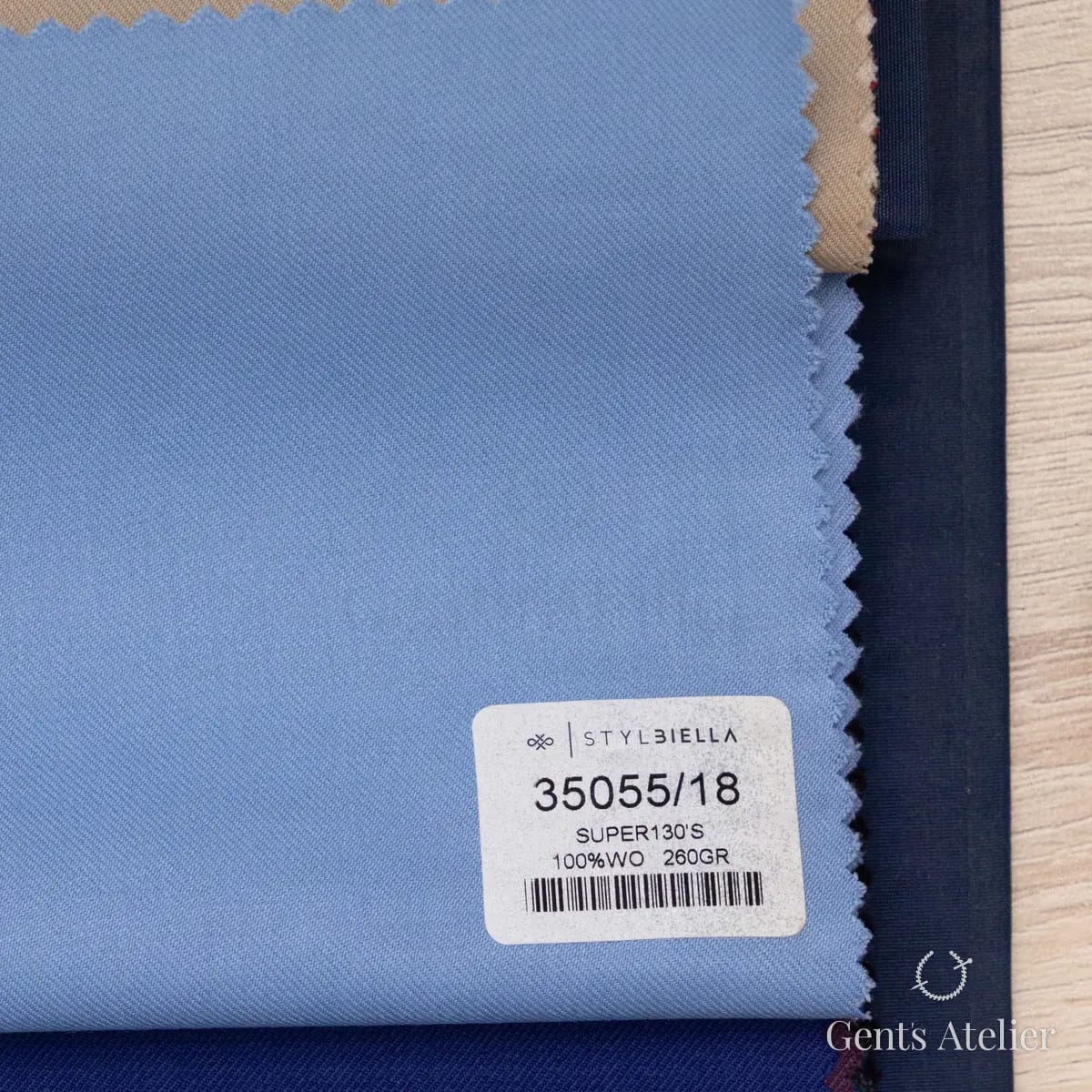 Образец ткани Stylbiella 35055/18 с этикеткой, голубой