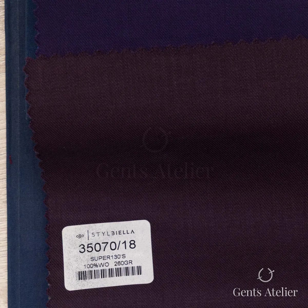Образец ткани Stylbiella 35070/18 с этикеткой, тёмно-сливовый