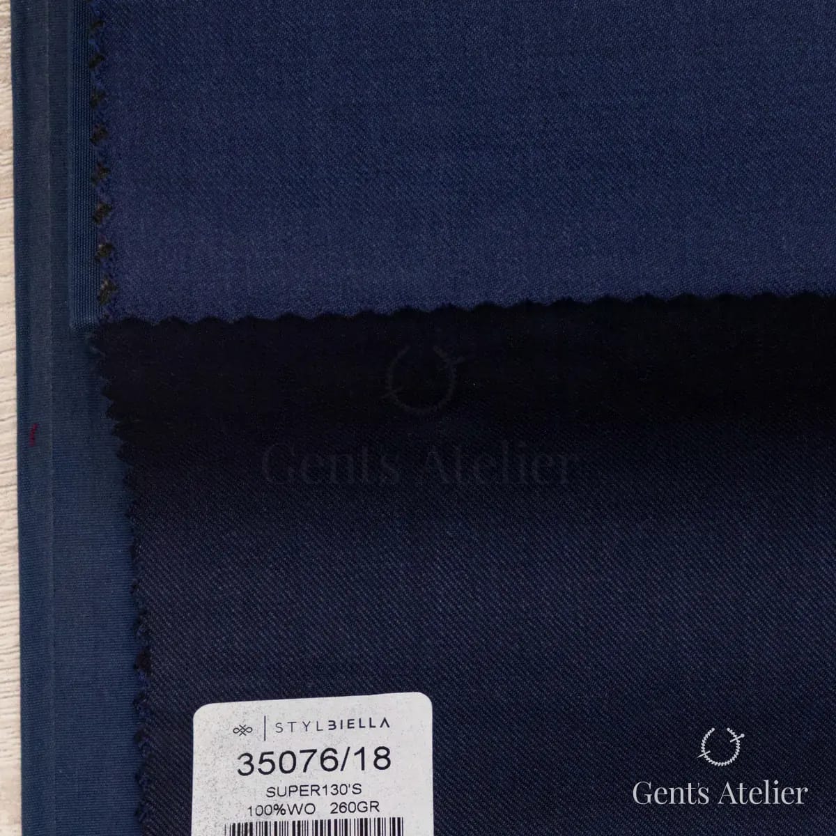 Образец ткани Stylbiella 35076/18 с этикеткой, синий