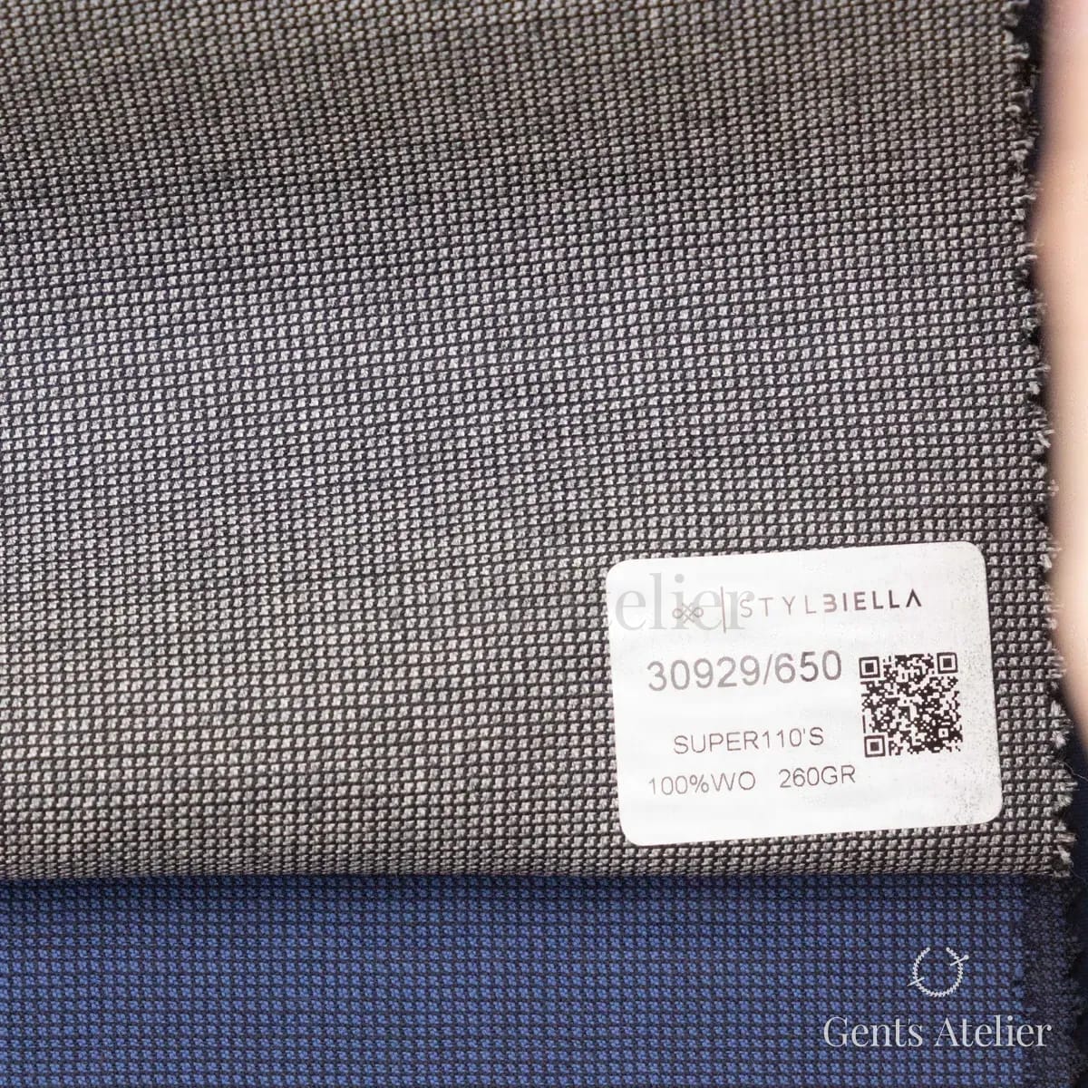 Образец ткани Stylbiella 30929/650 с этикеткой, серый