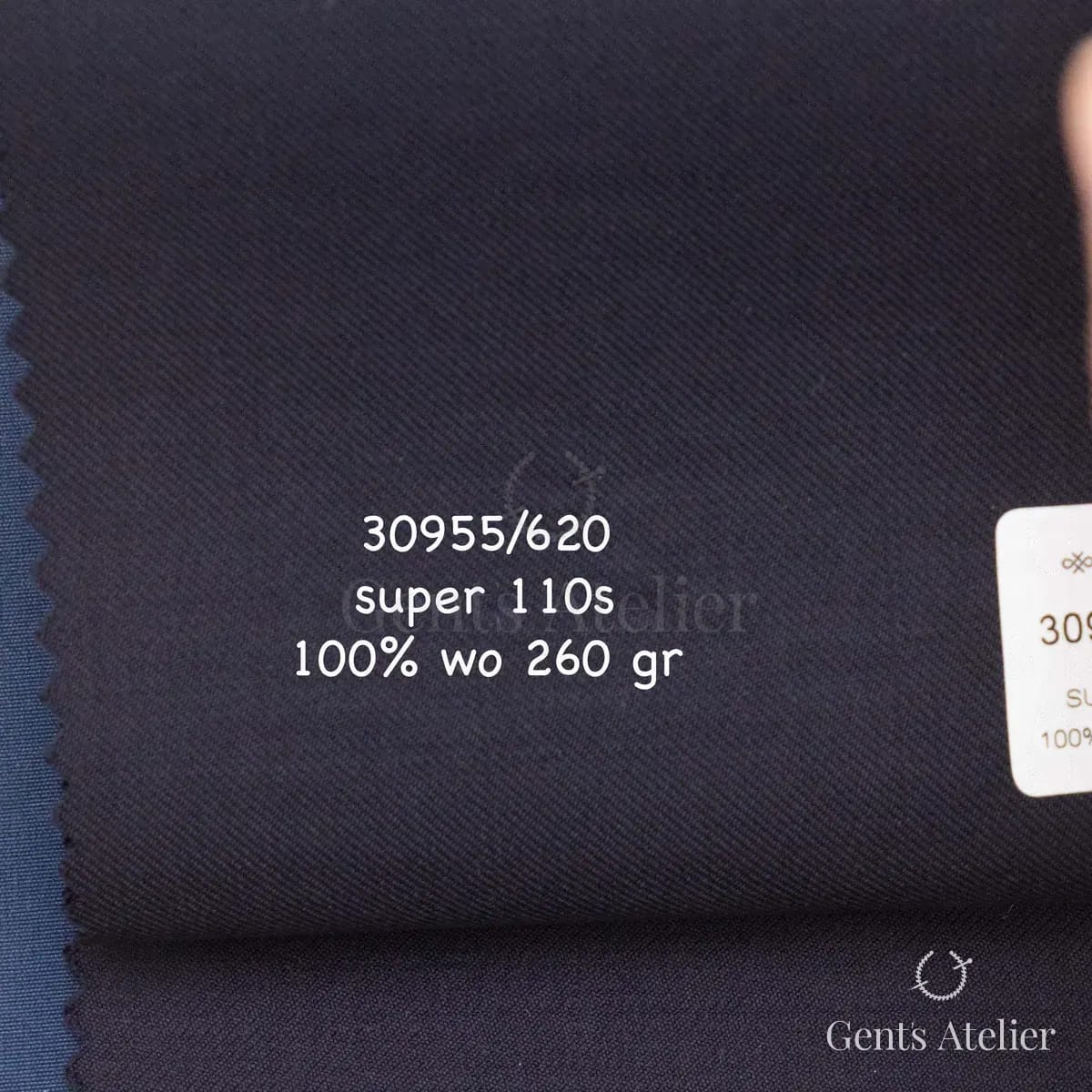 Образец ткани Stylbiella 30955/620 с этикеткой, тёмно-синий