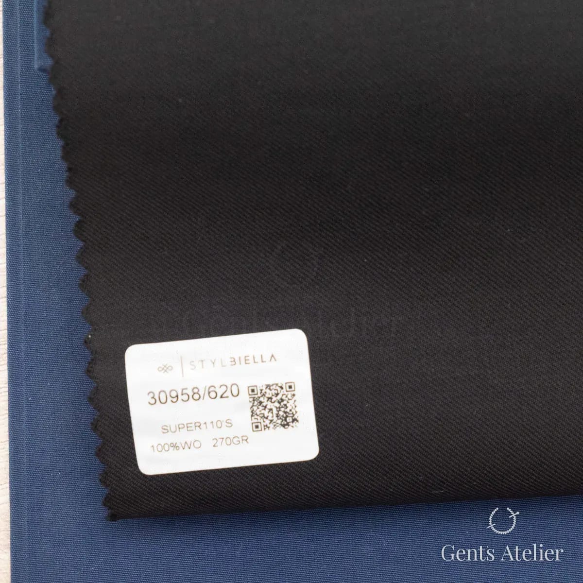Образец ткани Stylbiella 30958/620 с этикеткой, чёрный