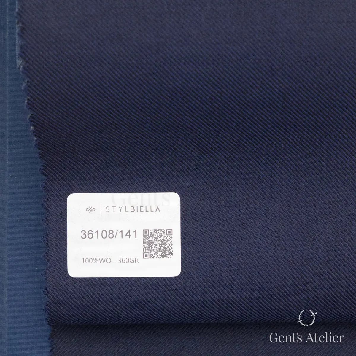 Образец ткани Stylbiella 36108/141 с этикеткой, тёмно-синий