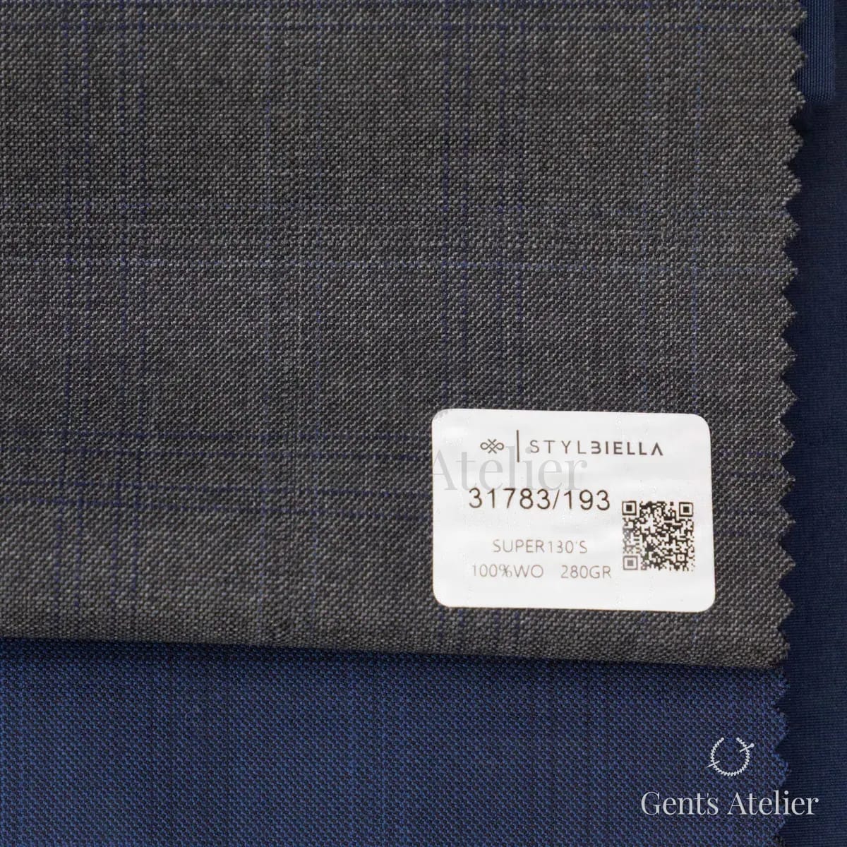 Образец ткани Stylbiella 31783/193 с этикеткой, тёмно-серый