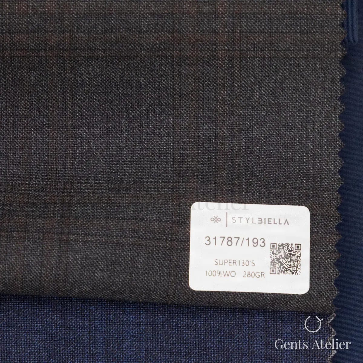 Образец ткани Stylbiella 31787/193 с этикеткой, антрацит