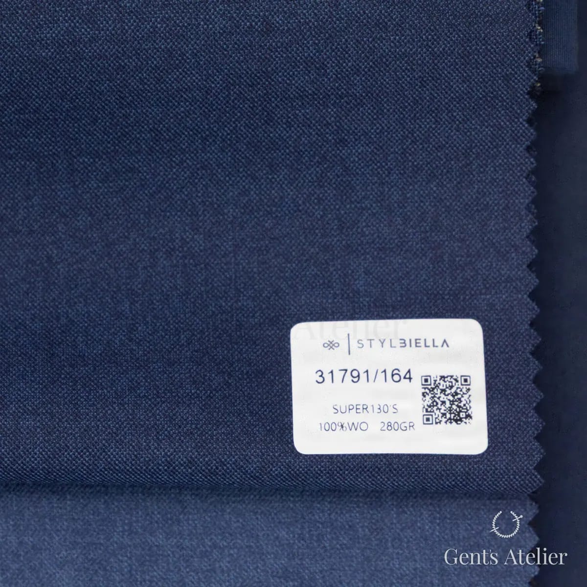 Образец ткани Stylbiella 31791/164 с этикеткой, тёмно-синий