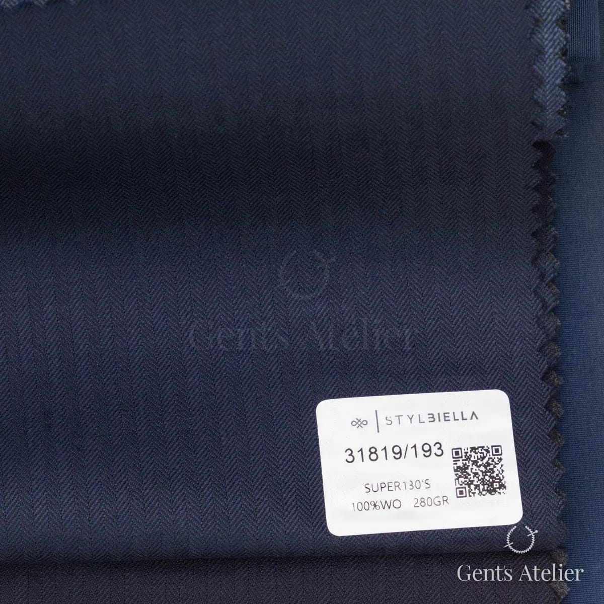 Образец ткани Stylbiella 31819/193 с этикеткой, тёмно-синий