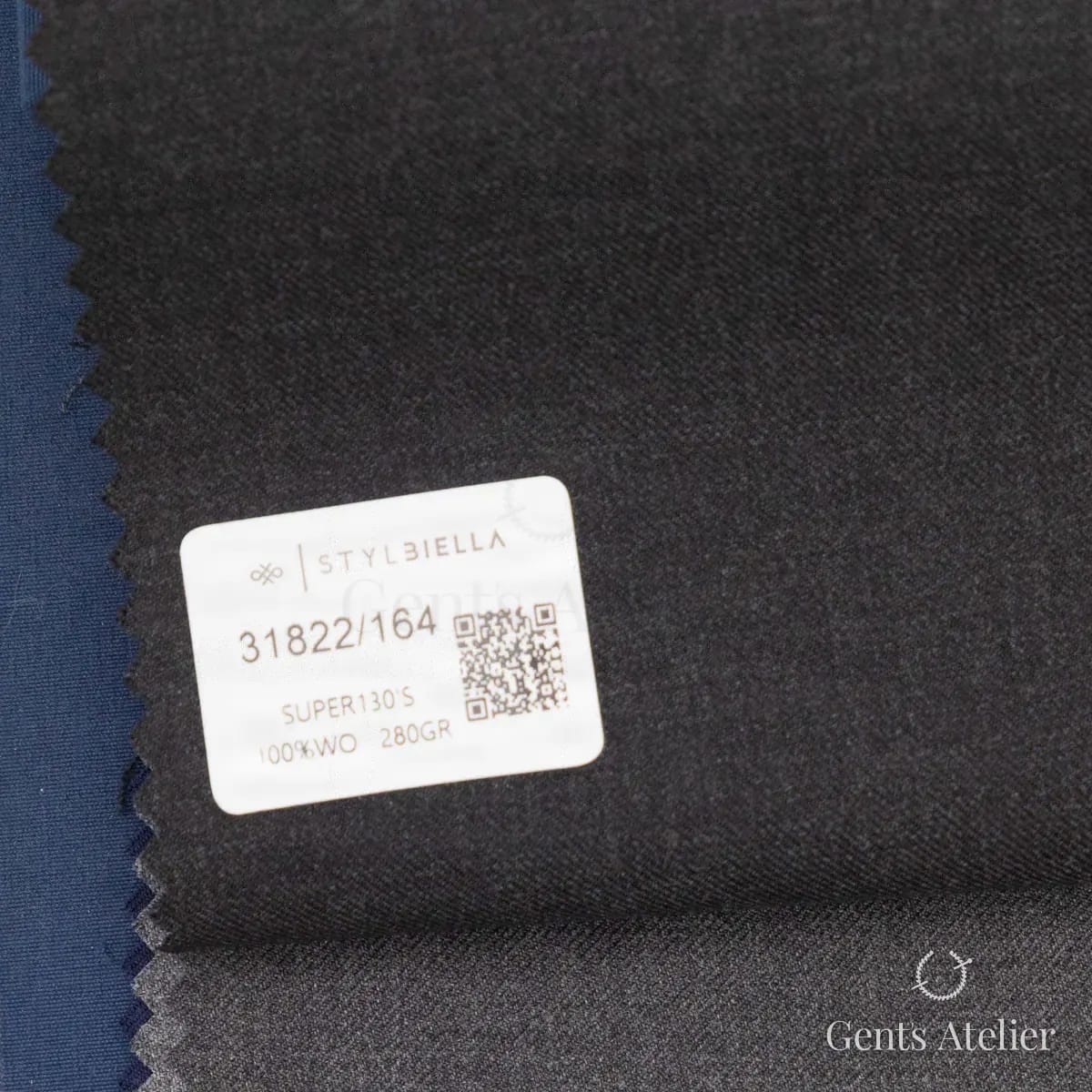 Образец ткани Stylbiella 31822/164 с этикеткой, чёрный