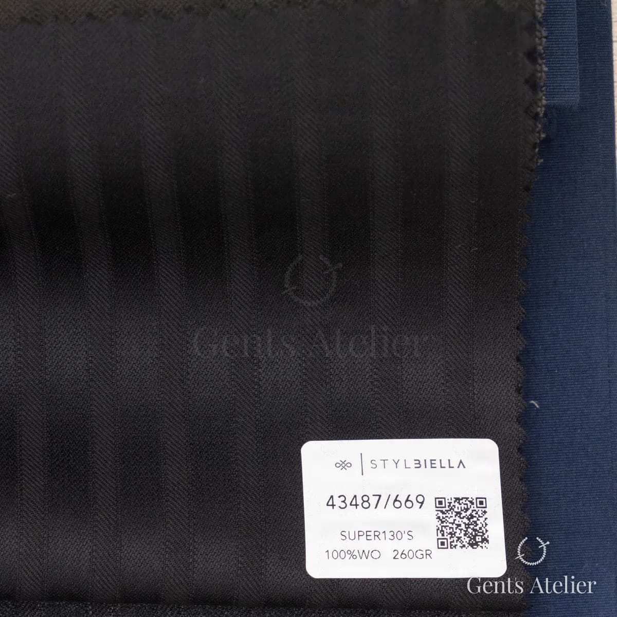 Образец ткани Stylbiella 43487/669 с этикеткой, антрацит