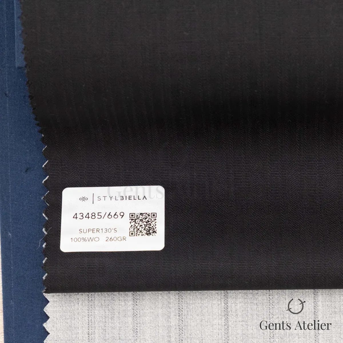Образец ткани Stylbiella 43485/669 с этикеткой, чёрный