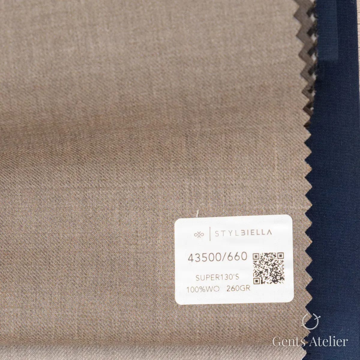 Образец ткани Stylbiella 43500/660 с этикеткой, бежевый