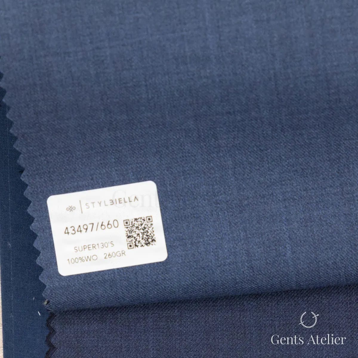 Образец ткани Stylbiella 43497/660 с этикеткой, серый