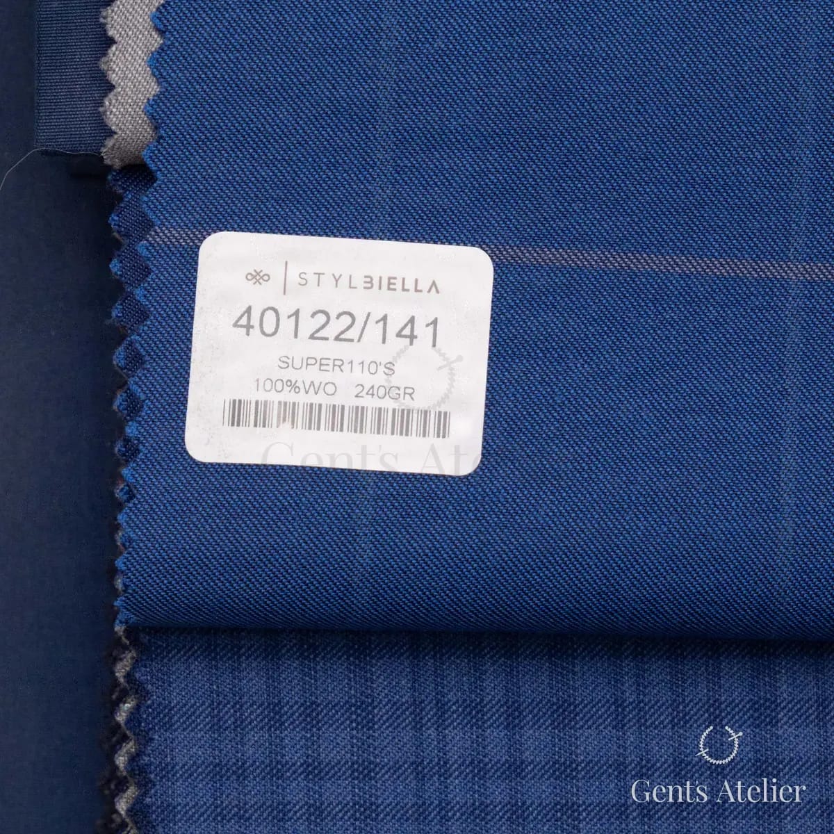 Образец ткани Stylbiella 40122/141 с этикеткой, тёмно-синий