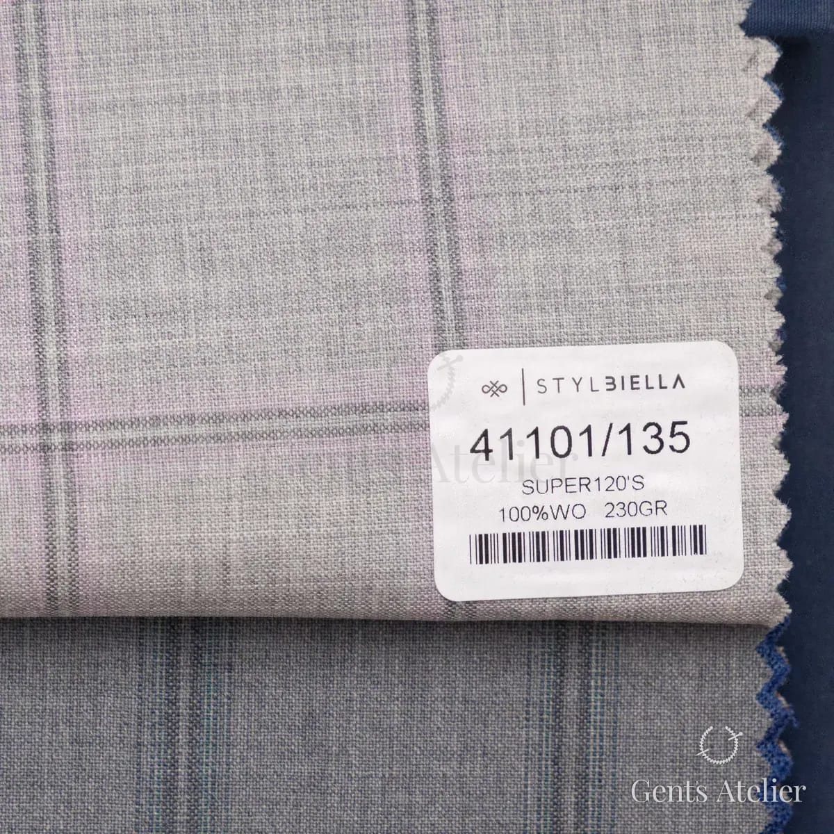 Образец ткани Stylbiella 41101/135 с этикеткой, светло-серый