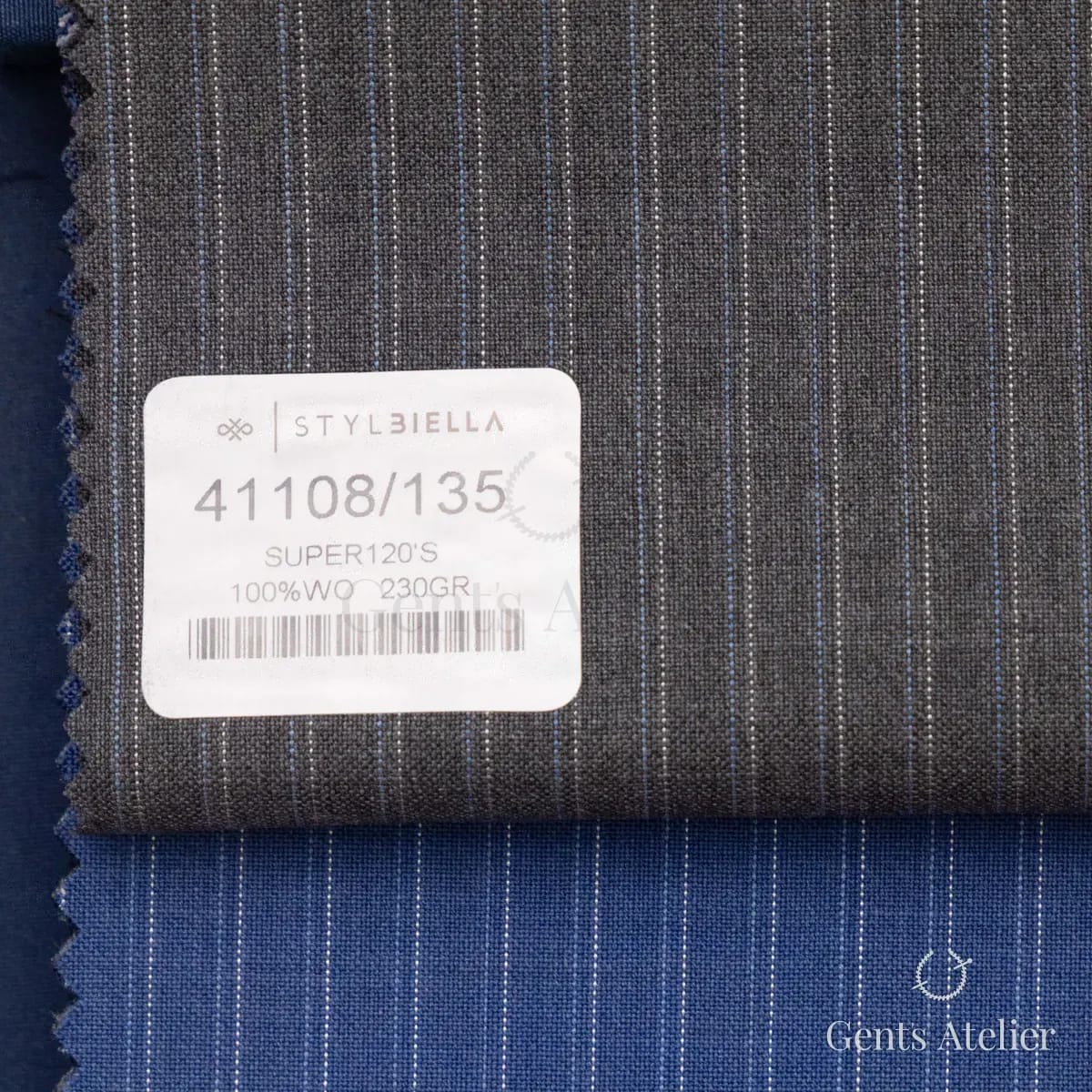 Образец ткани Stylbiella 41108/135 с этикеткой, тёмно-серый