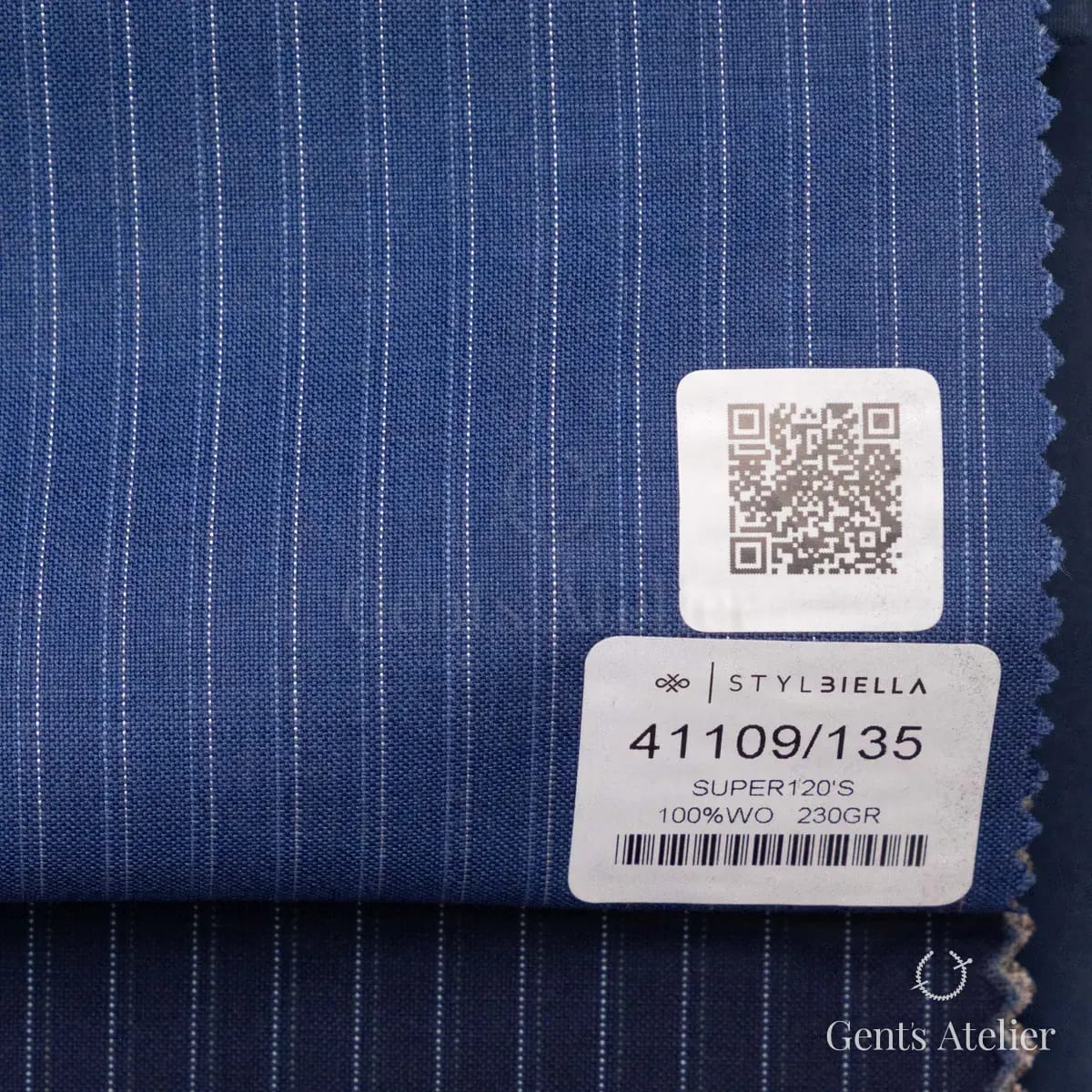 Образец ткани Stylbiella 41109/135 с этикеткой, синий