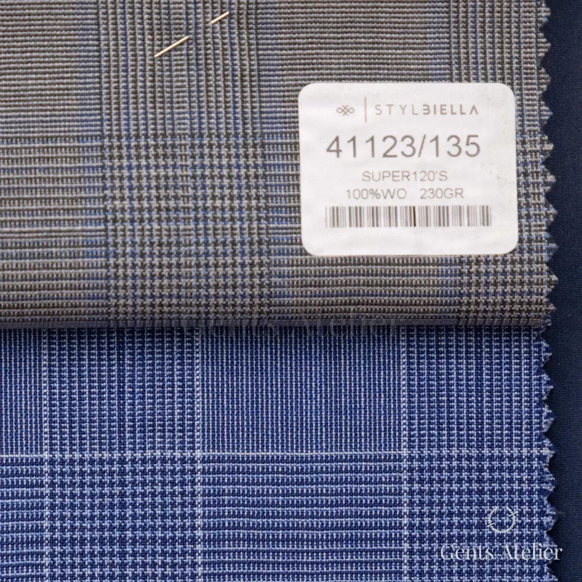 Образец ткани Stylbiella 41123/135 с этикеткой, синий
