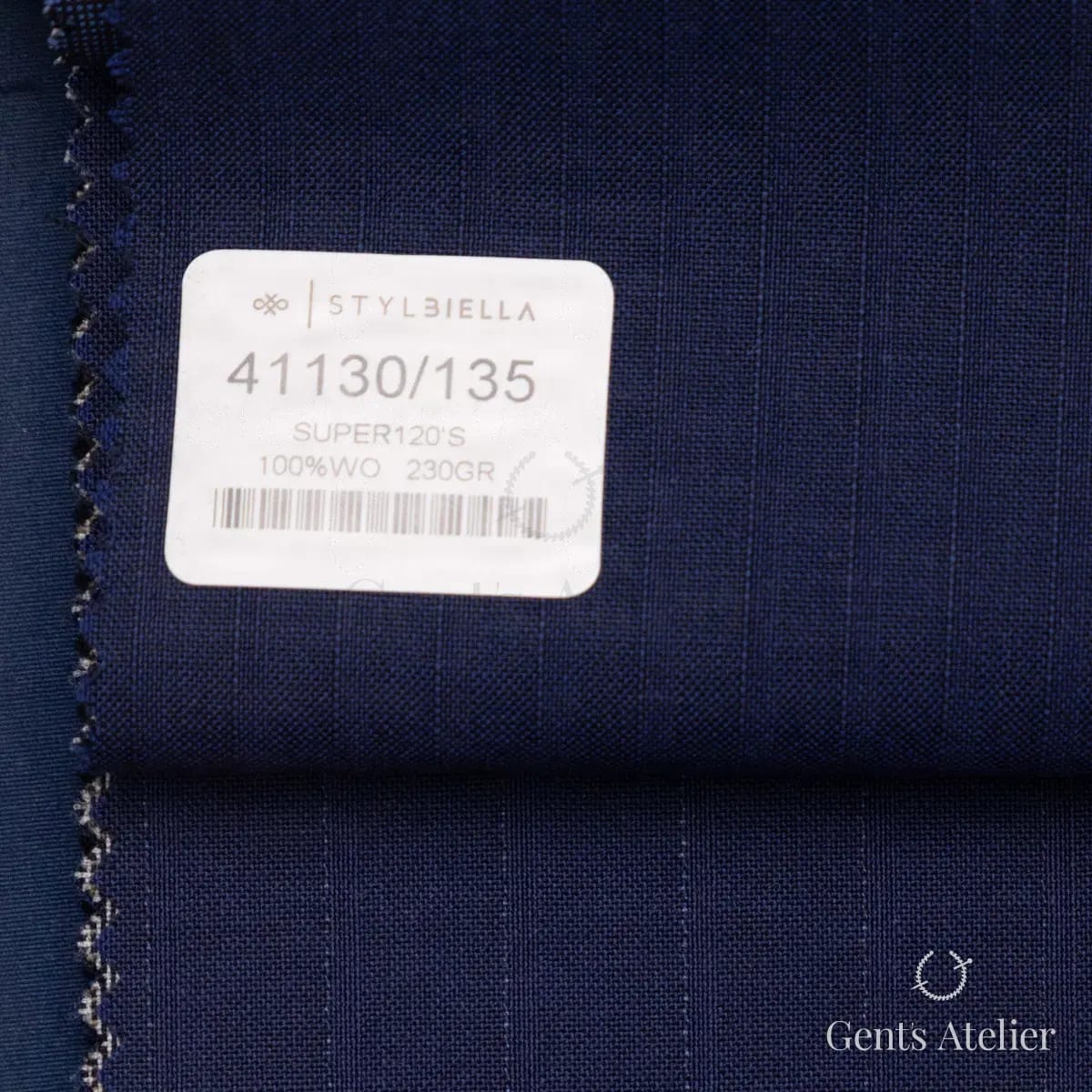 Образец ткани Stylbiella 41130/135 с этикеткой, тёмно-синий