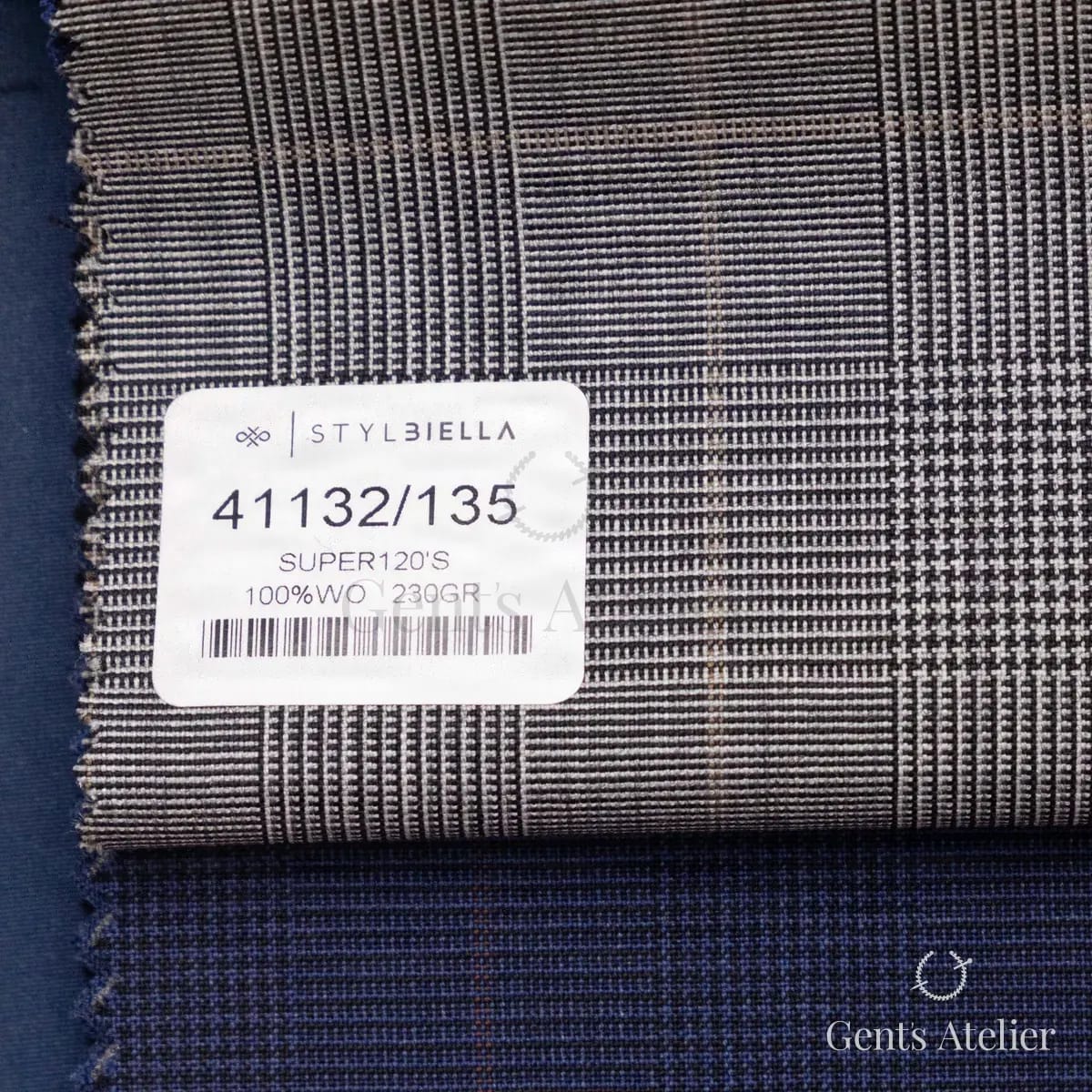 Образец ткани Stylbiella 41132/135 с этикеткой, тёмно-коричневый