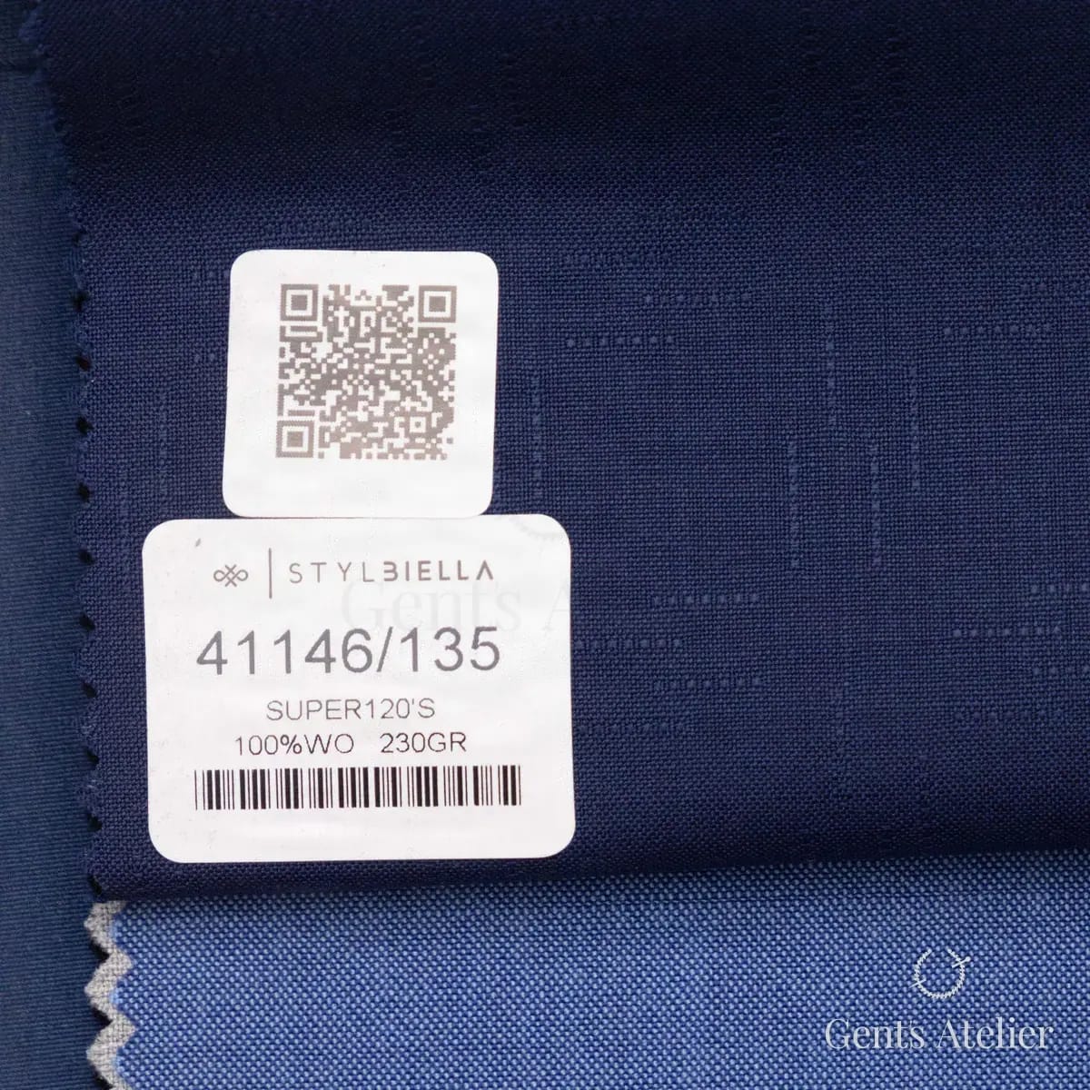 Образец ткани Stylbiella 41146/135 с этикеткой, тёмно-синий