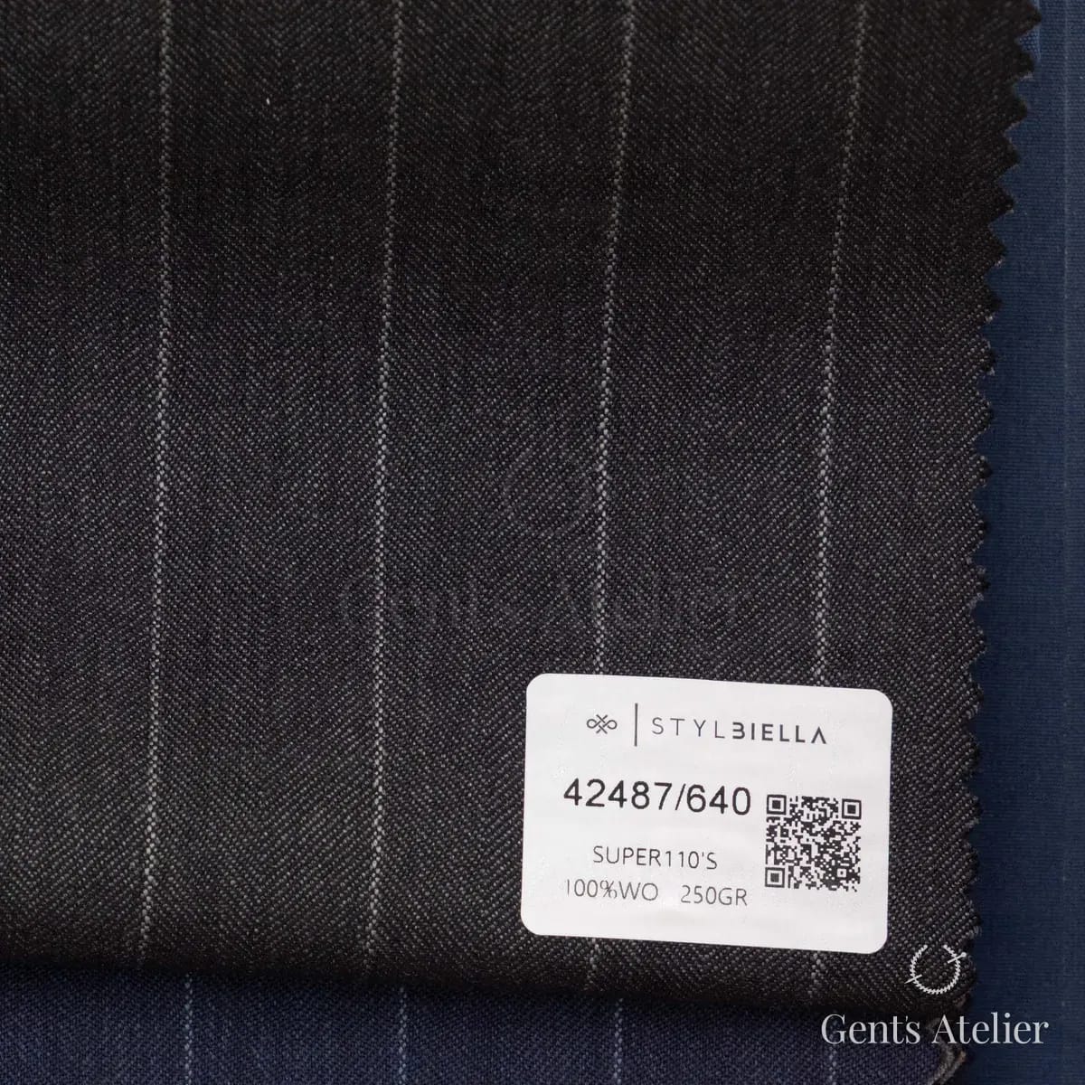 Образец ткани Stylbiella 42487/640 с этикеткой, антрацит