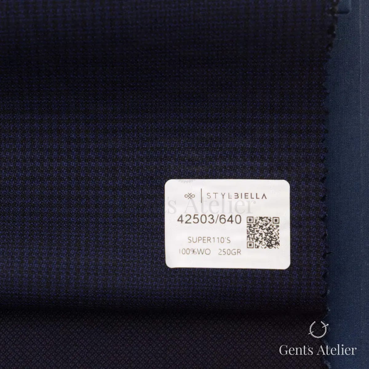Образец ткани Stylbiella 42503/640 с этикеткой, тёмно-синий