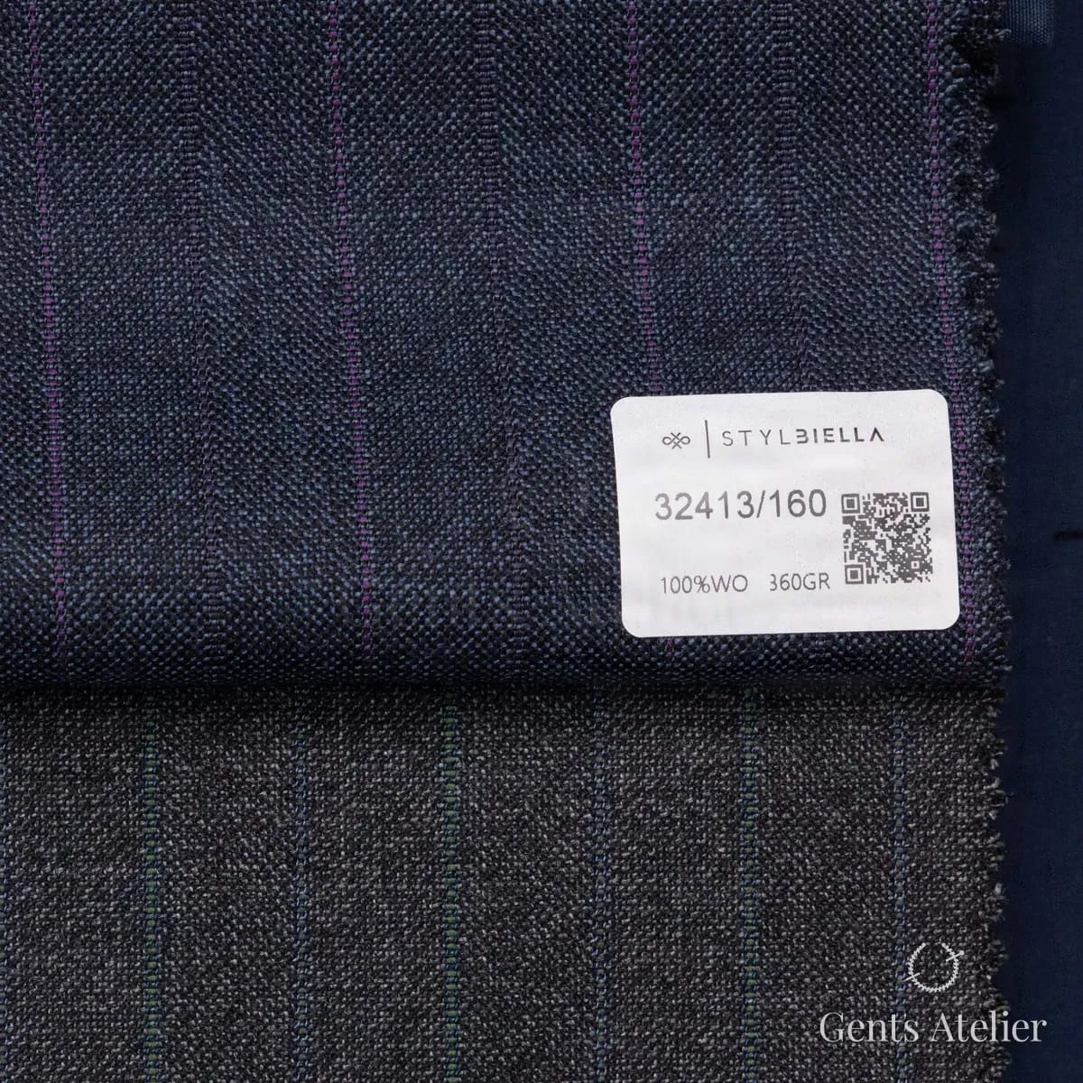 Образец ткани Stylbiella 32413/160 с этикеткой, тёмно-синий