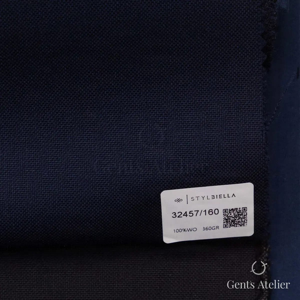 Образец ткани Stylbiella 32457/160 с этикеткой, тёмно-синий