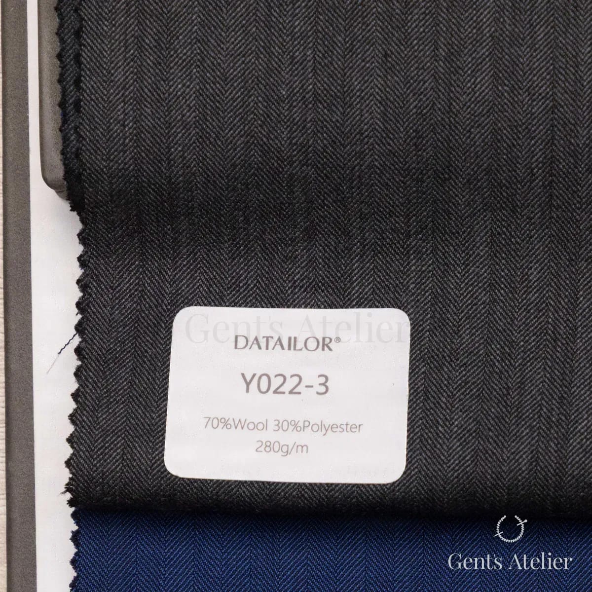 Образец ткани Tailor Y022-3 с этикеткой, тёмно-серый