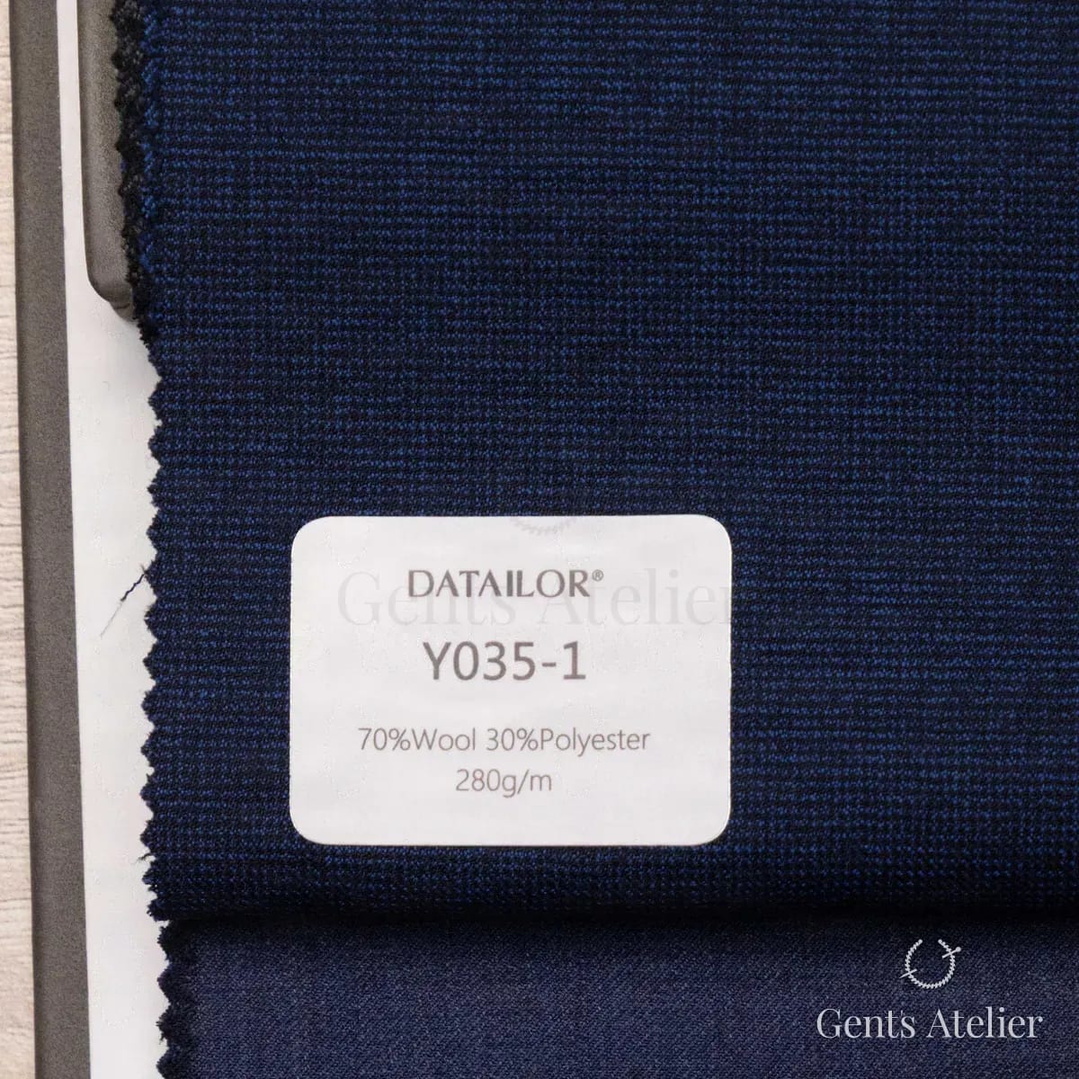 Образец ткани Tailor Y035-1 с этикеткой, тёмно-синий
