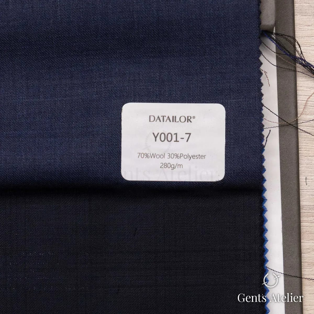 Образец ткани Tailor Y001-7 с этикеткой, тёмно-синий