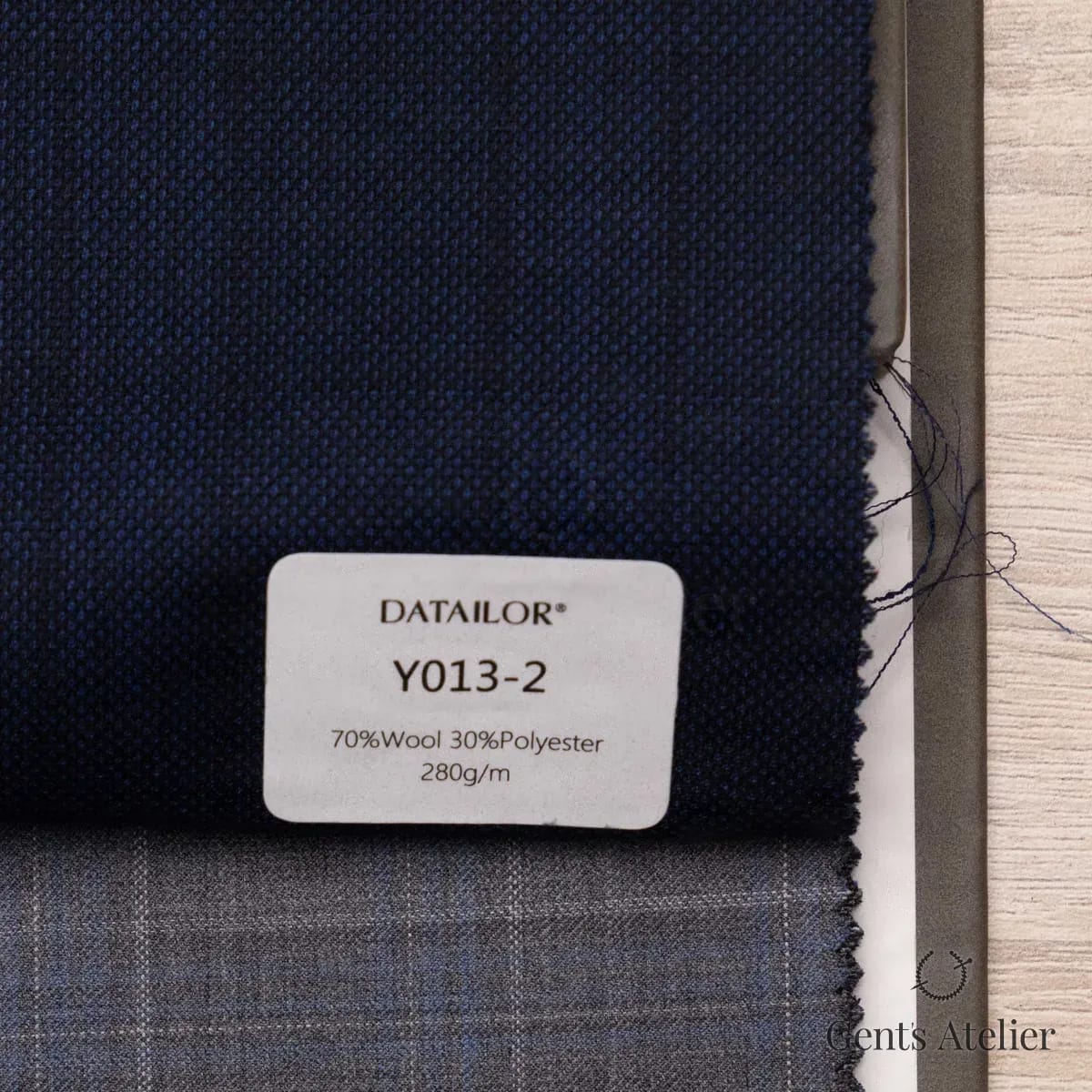 Образец ткани Tailor Y013-2 с этикеткой, тёмно-синий