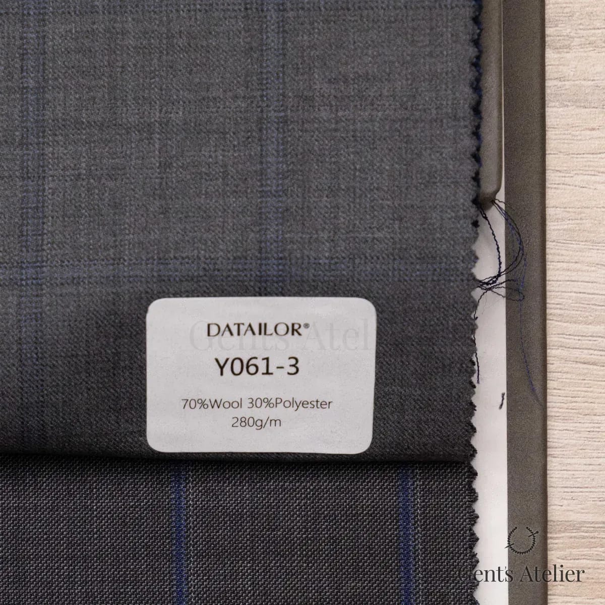 Образец ткани Tailor Y061-3 с этикеткой, тёмно-серый