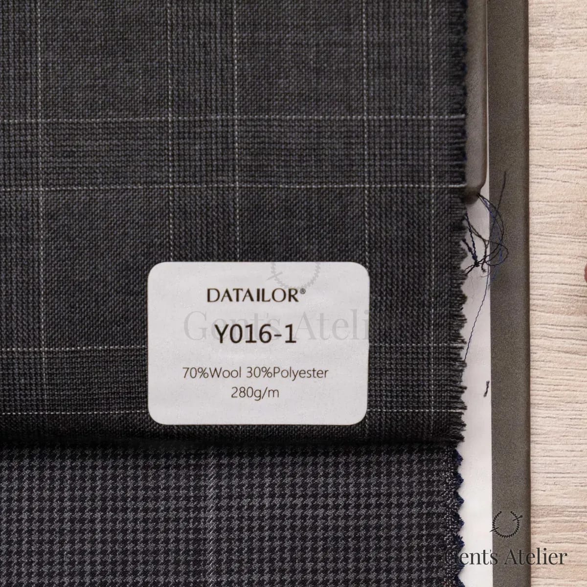 Образец ткани Tailor Y016-1 с этикеткой, тёмно-серый