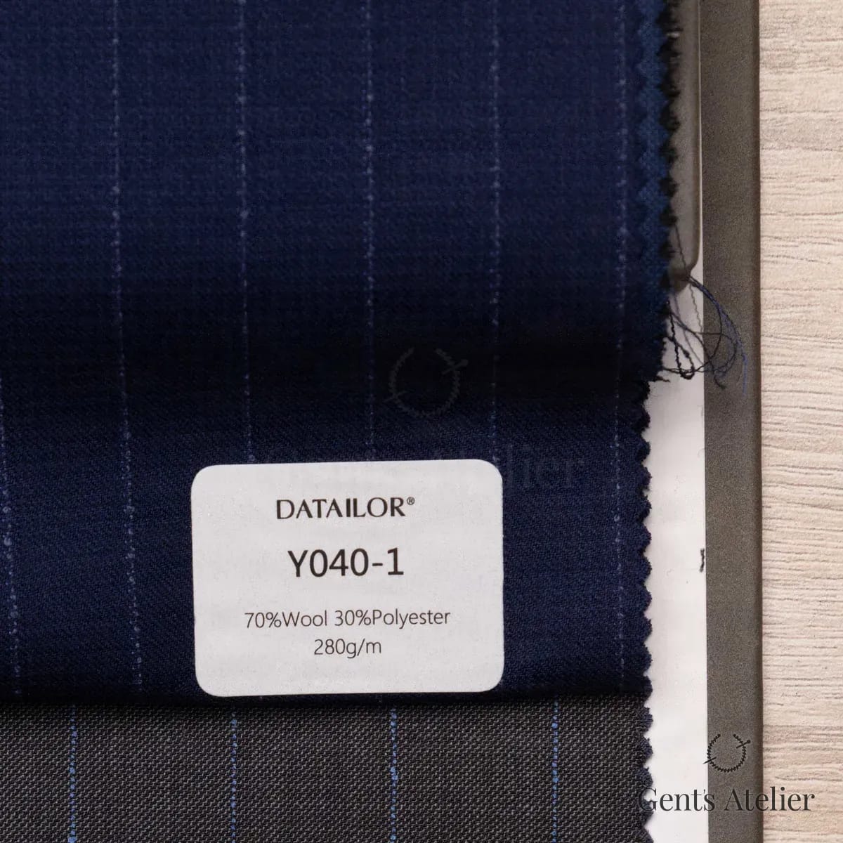 Образец ткани Tailor Y040-1 с этикеткой, тёмно-синий
