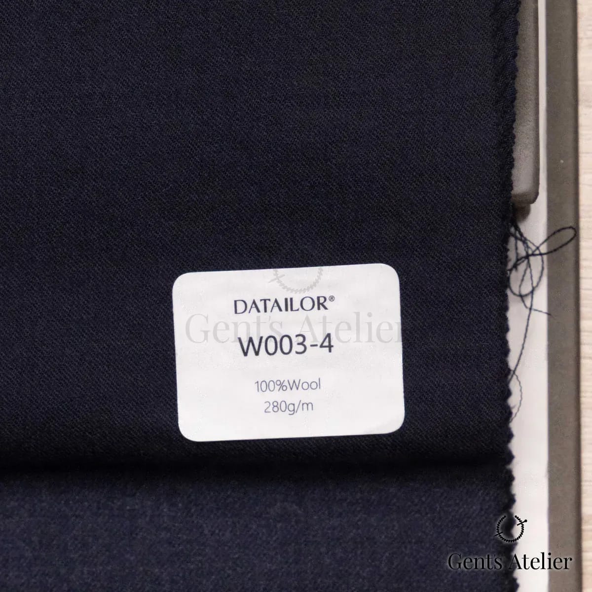 Образец ткани Tailor W003-4 с этикеткой, тёмно-синий