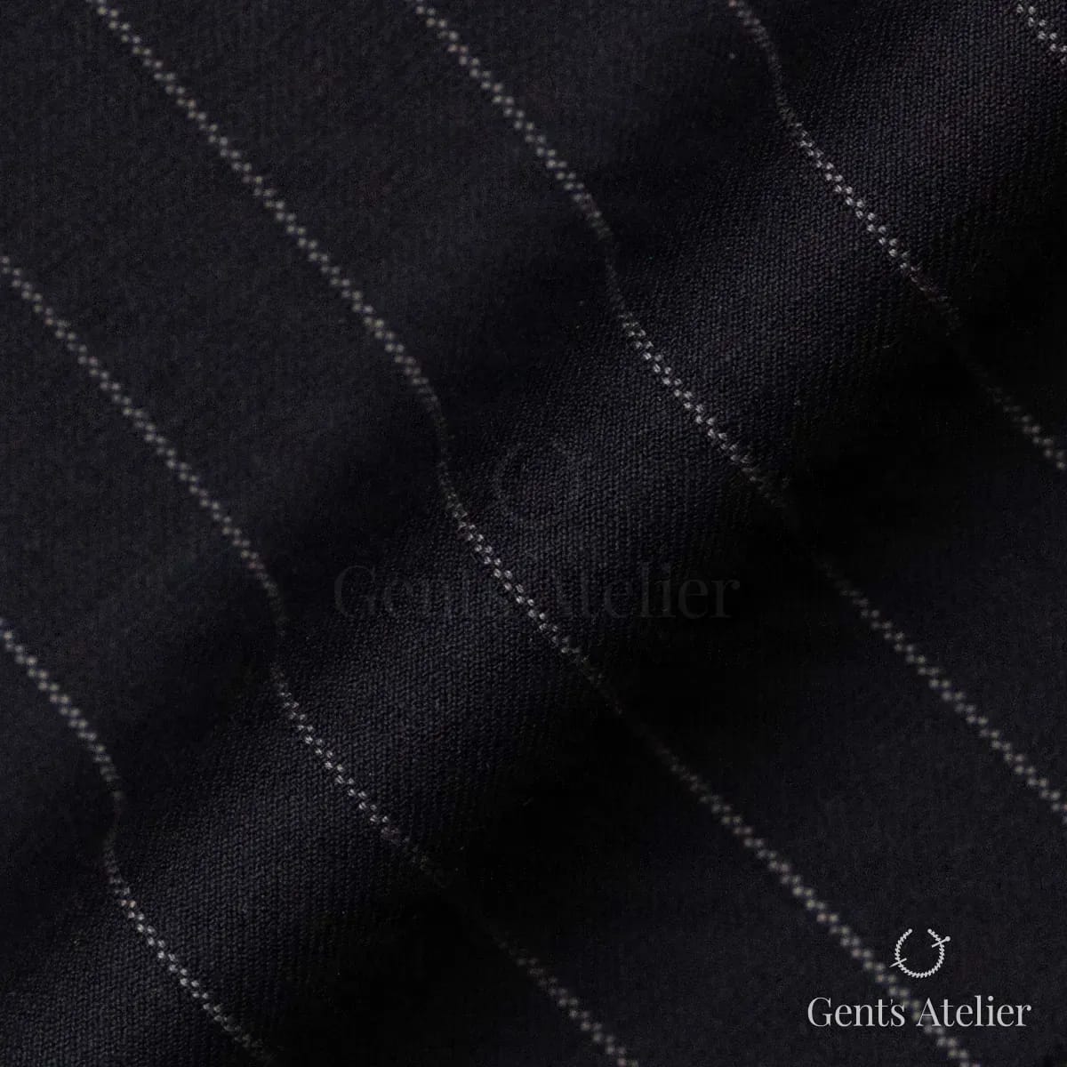 Драпировка ткани Tailor 20-102 крупным планом