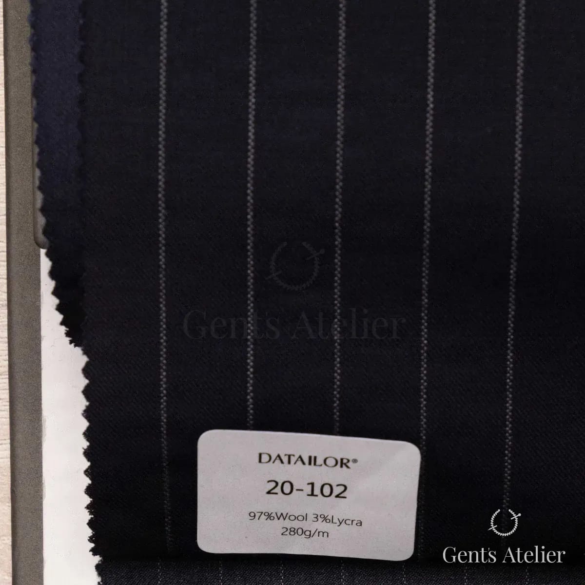 Образец ткани Tailor 20-102 с этикеткой, тёмно-синий