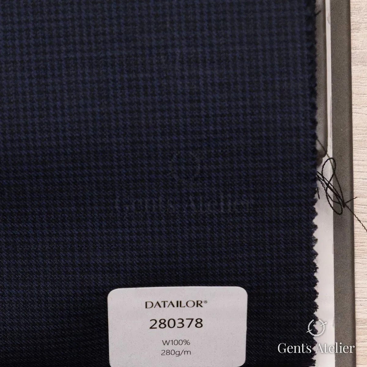 Образец ткани Tailor 280378 с этикеткой, тёмно-синий