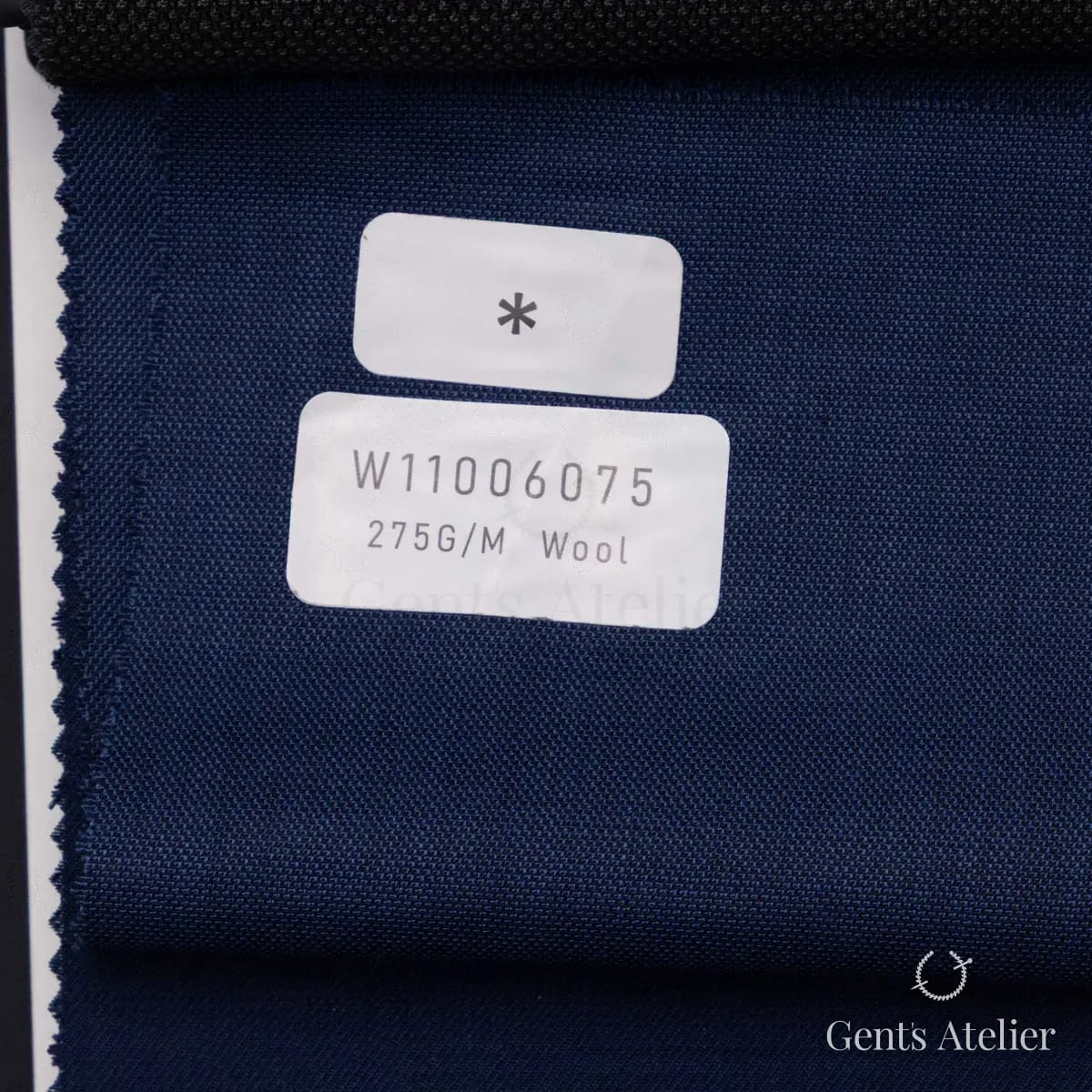 Образец ткани Tailor W11006075 с этикеткой, тёмно-синий