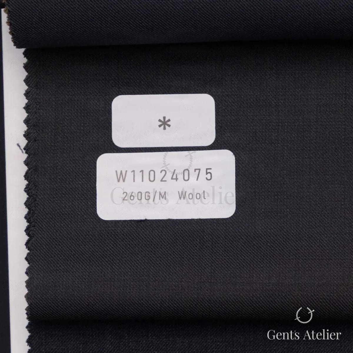 Образец ткани Tailor W11024075 с этикеткой, угольный