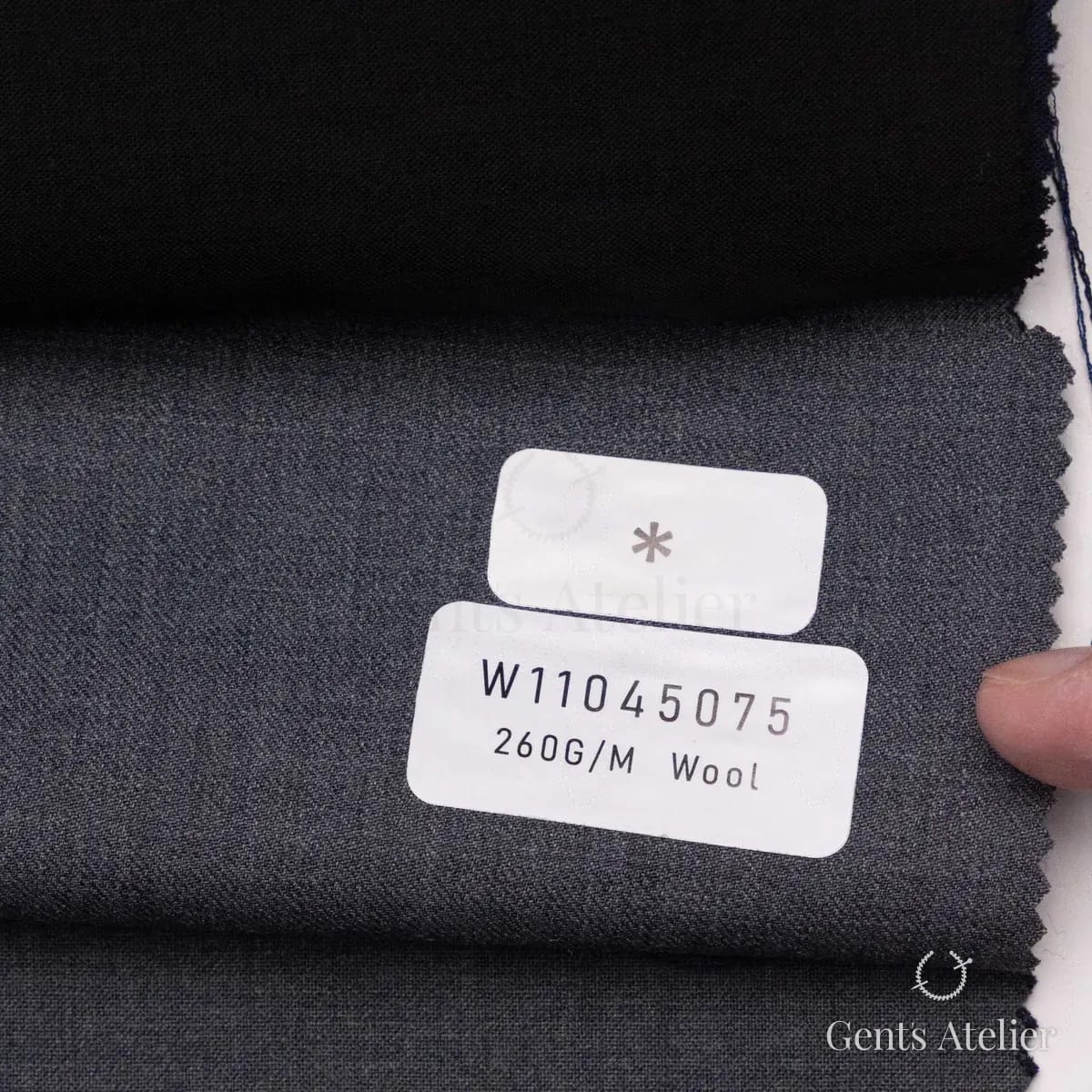 Образец ткани Tailor W11045075 с этикеткой, тёмно-серый