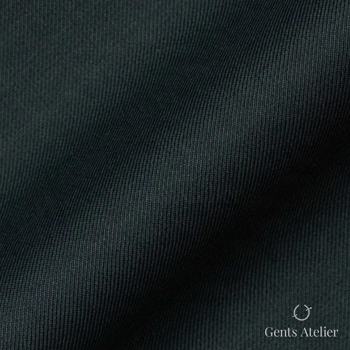Драпировка ткани Tailor W21064075 крупным планом