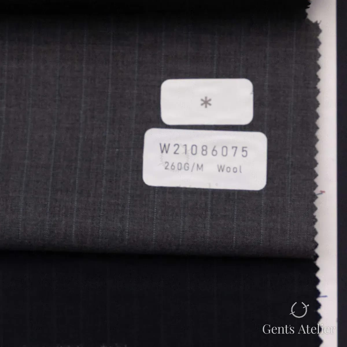 Образец ткани Tailor W21086075 с этикеткой, тёмно-серый