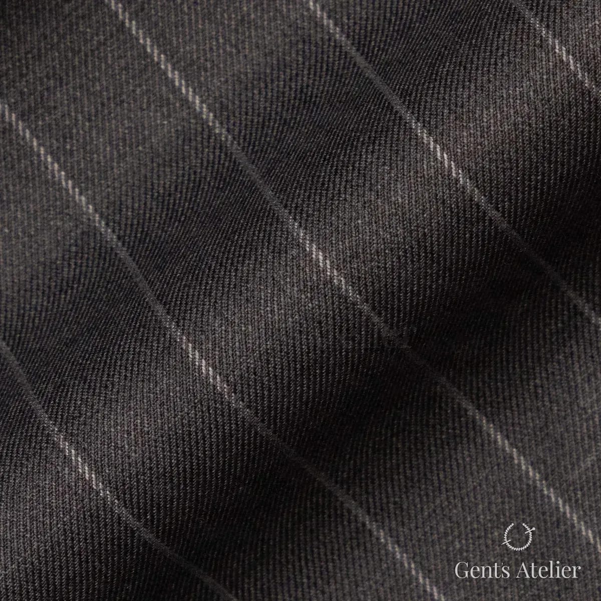 Драпировка ткани Tailor W21088075 крупным планом