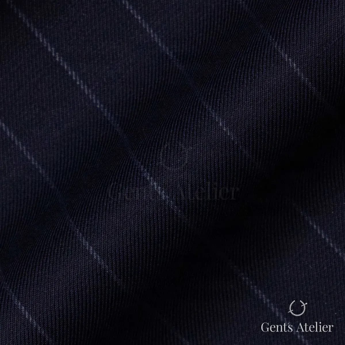 Драпировка ткани Tailor W21092075 крупным планом
