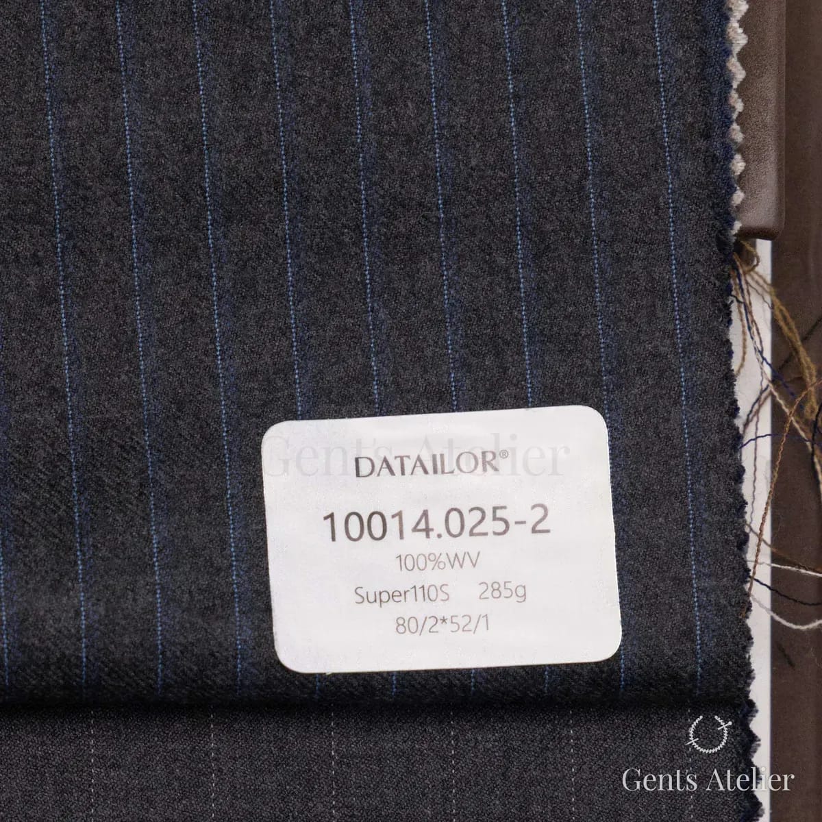 Образец ткани Tailor 10014.025-2 с этикеткой, тёмно-серый