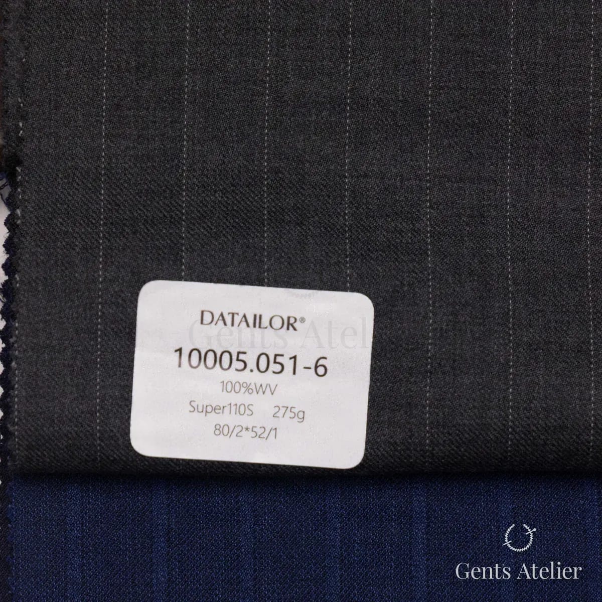 Образец ткани Tailor 10005.051-6 с этикеткой, угольный