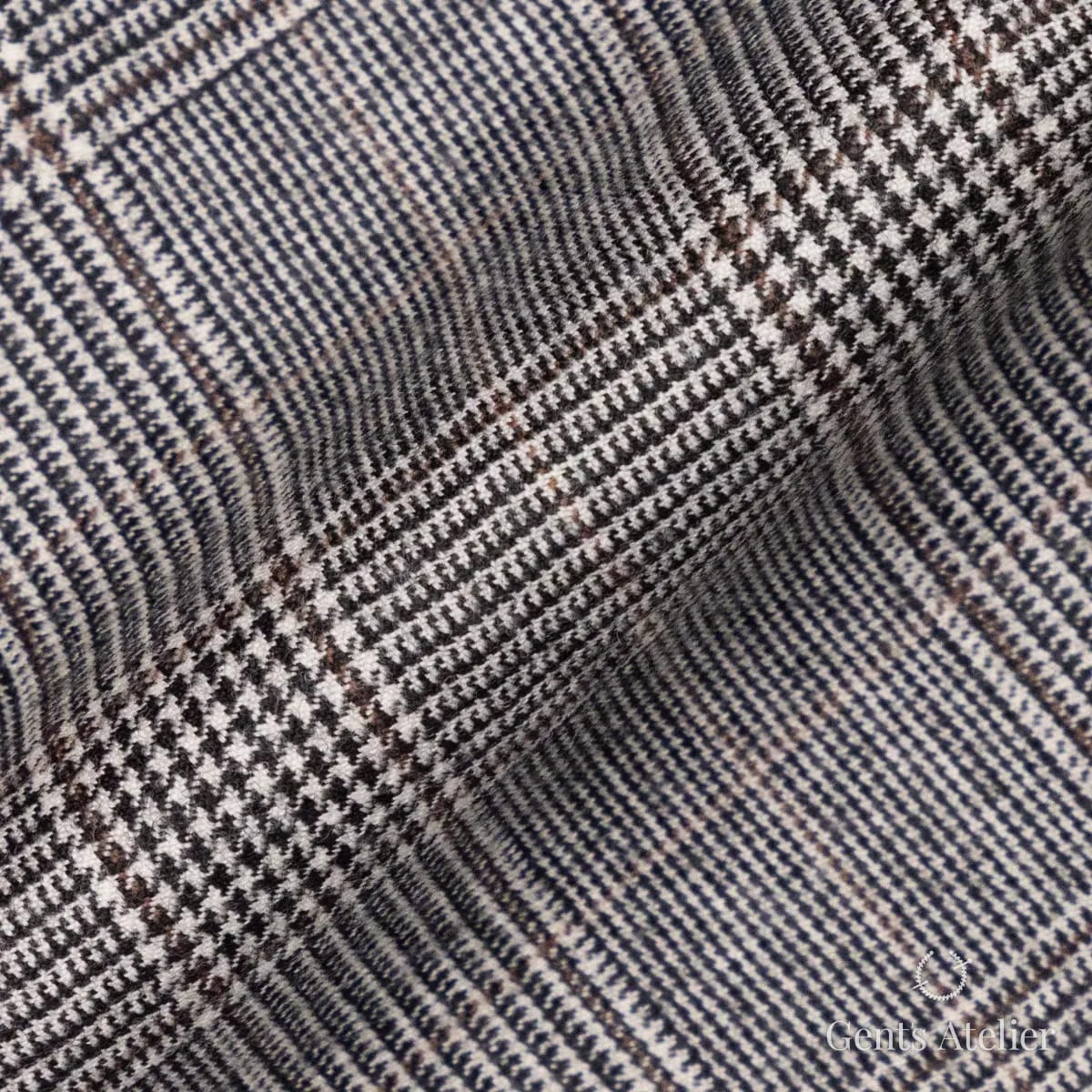 Драпировка ткани Tailor 10014.092-3 крупным планом